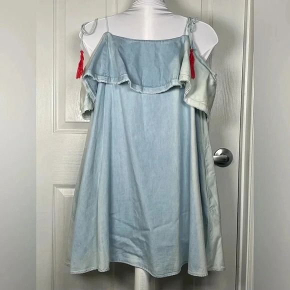 💙 Copper Key Distressed Cold Shoulder Jean Colored Dress - Picture 5 of 7